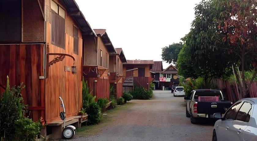 Jidapa Resort Phra Nakhon Si Ayutthaya Exterior photo